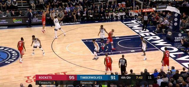  内线绞肉机对抗激烈篮板争夺白热化