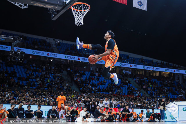 扣篮大赛惊艳全场，创意动作频现