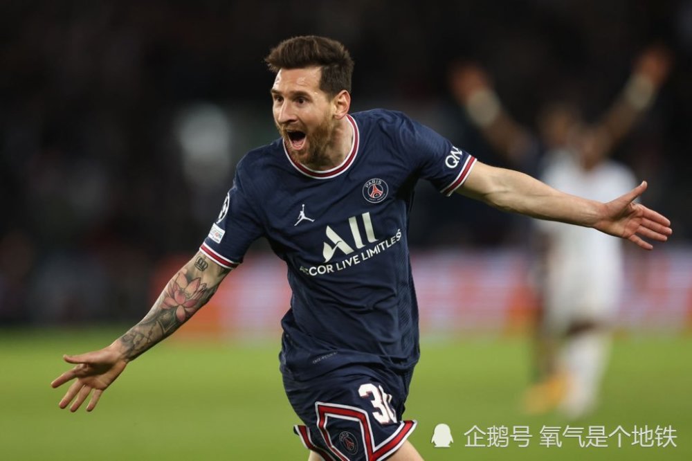  曼城客场大胜锁定半程冠军，展现统治力  