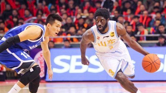  外援双响炮定乾坤，升班马客场奏凯