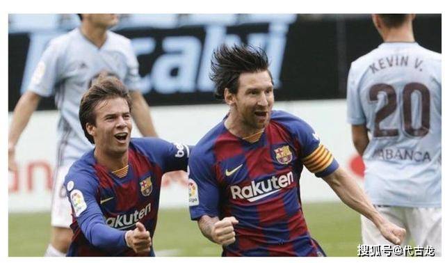  乌拉圭锋霸苏亚雷斯西甲梅开二度