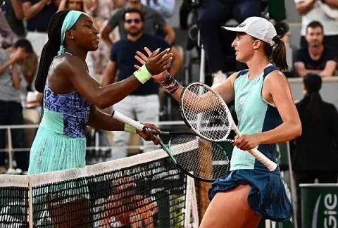  高芙青春风暴席卷赛场横扫前辈名将