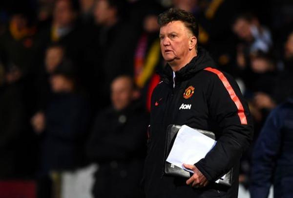  主帅战术调整见效，弱旅逼平领头羊